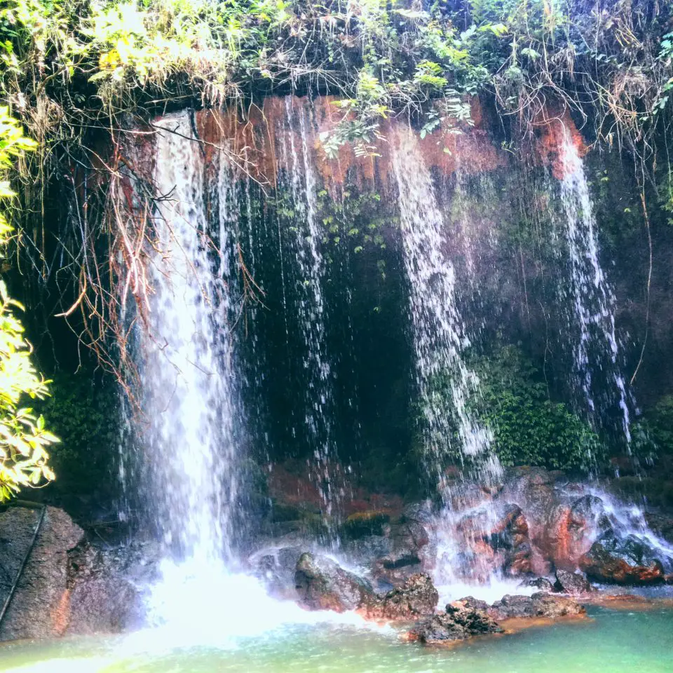 Waterfall, Amabeere ga Nyina Mwiru, Fort Portal Uganda