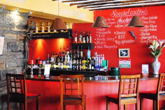 Havana Bar Restaurant - Bar and wall