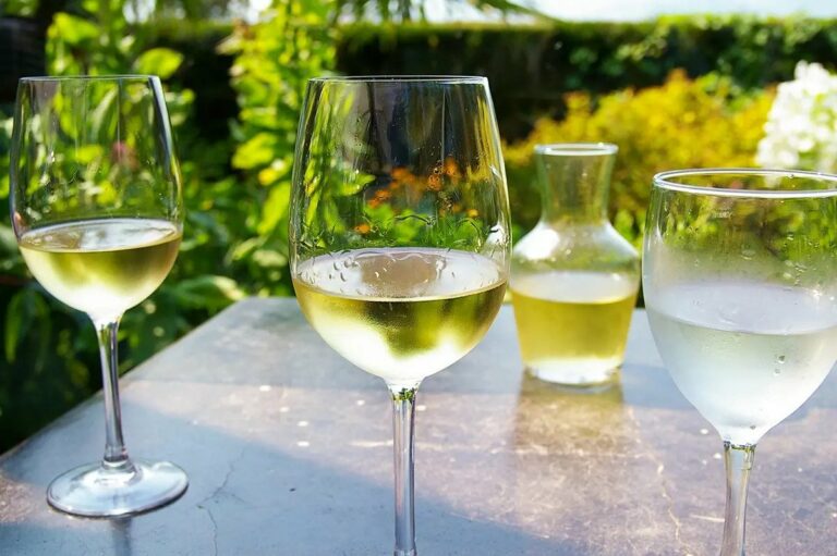 Chardonnay vs Sauvignon Blanc vs Pinot Grigio What You Need to Know