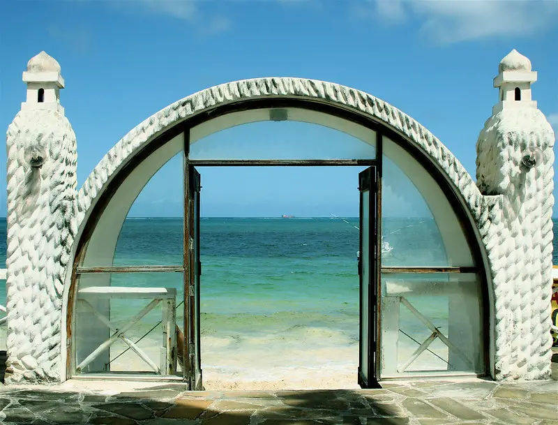 A gate to the ocean in Mombasa