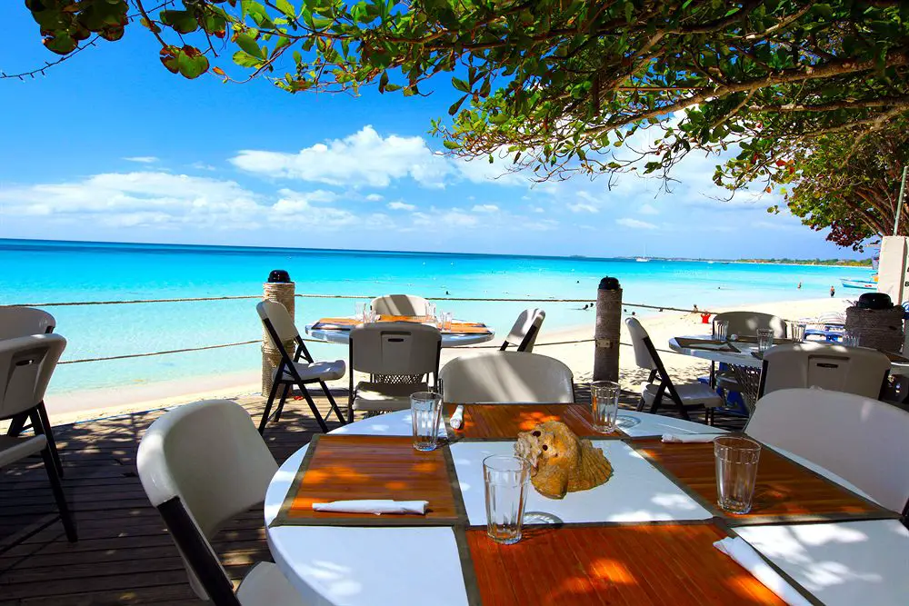 Luxury Spa Hotel in Mombasa: Travellers Beach Hotel & Club
