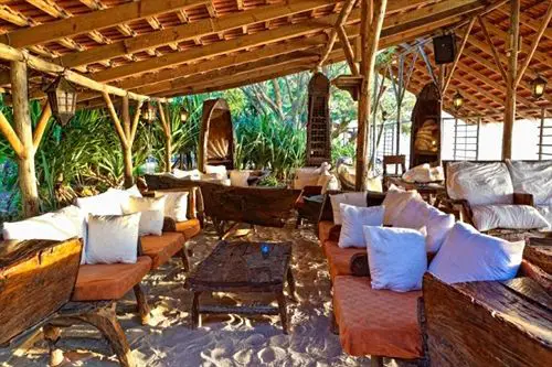 Hotels in Dar es Salaam: The Lounge at Mediterraneo Hotel, Dar es Salaam