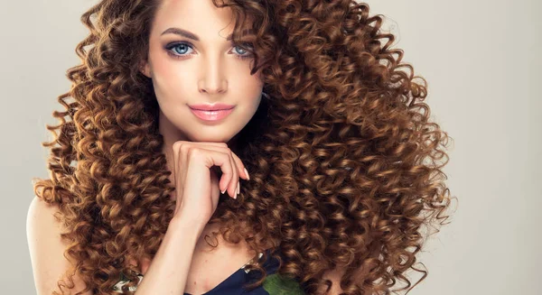 How to Make Your Hair Naturally Curly Permanently