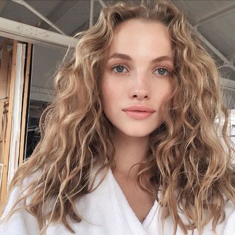 how to get wavy hair naturally