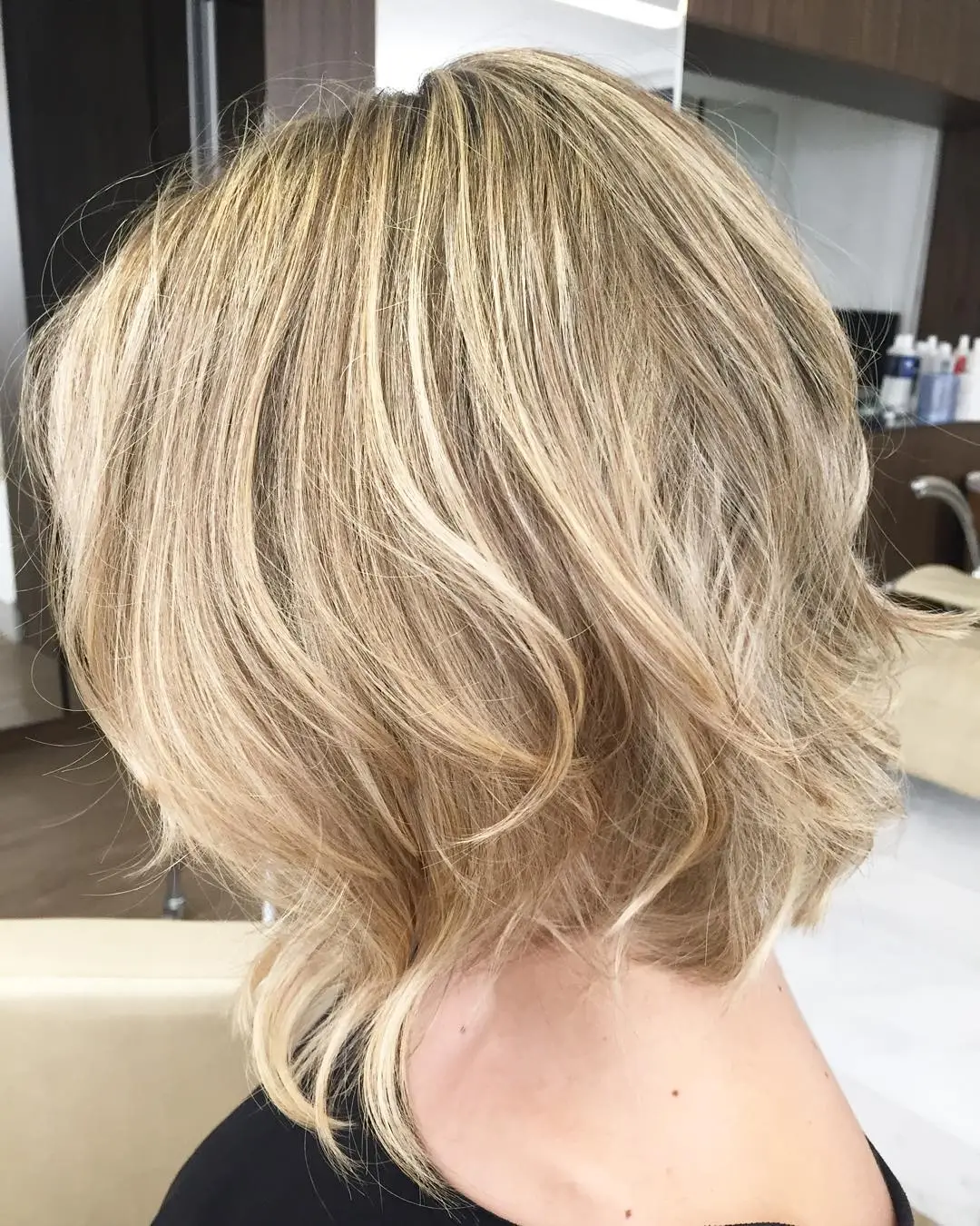 A wavy bob site:chickabouttown.com