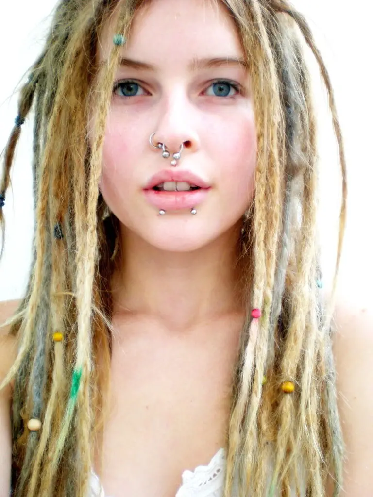 Dreads twisting on white woman