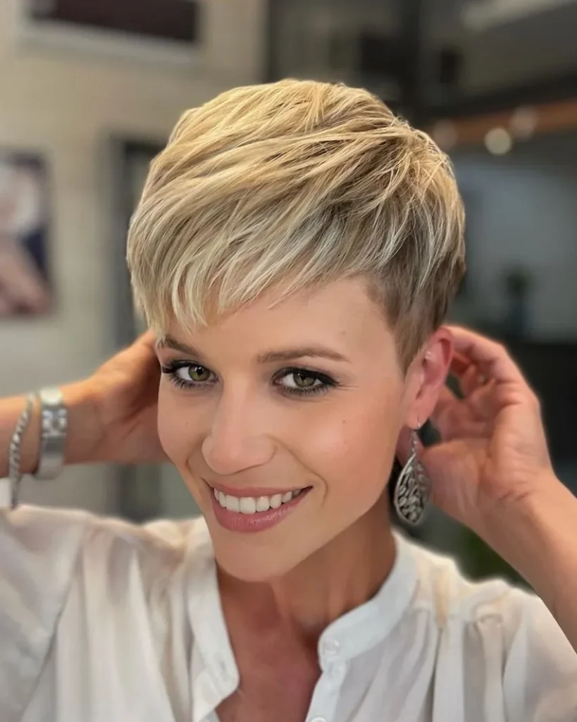 How to Cut Pixie Hairstyle: a blond pixiie